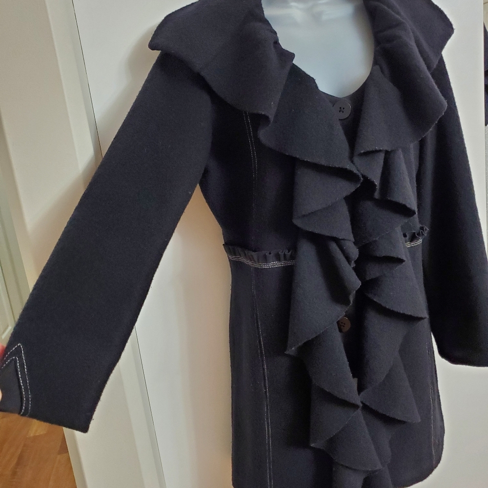 Icelandic Designs WOOL Unlined shapely coat Medium